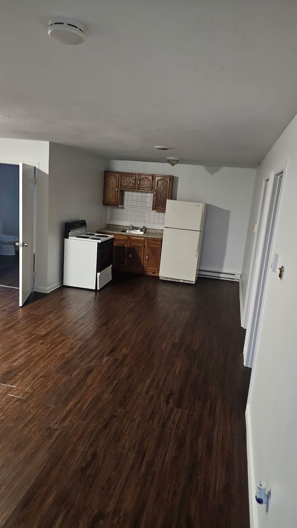 West Springfield Apartment: 79-81 Exposition Terrace