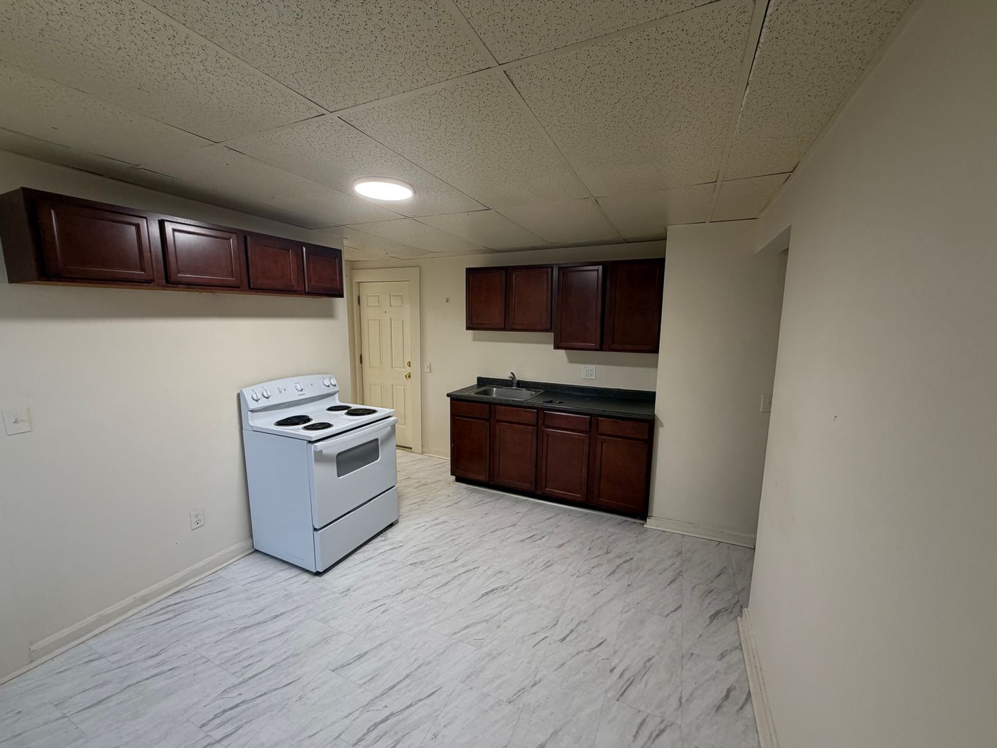 Springfield Apartment: 225 Oakland Street