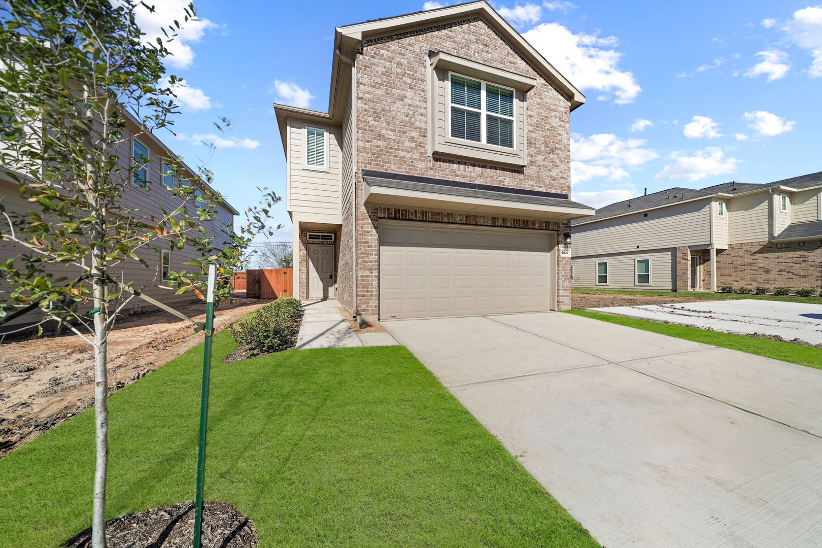 Houston House: 13425 Lucky Bill Ln