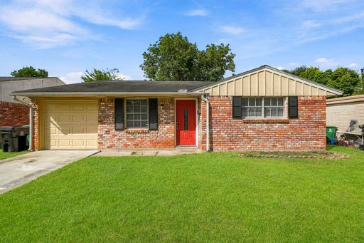 3 Bedroom House – 3910 Heatherbrook Dr, Houston, TX 77045-5623