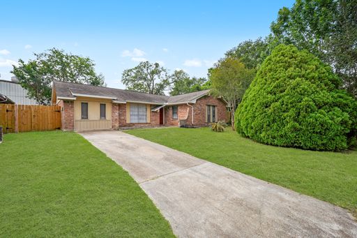 3 Bedroom House – 11017 Lera St, Houston, TX 77016-2417