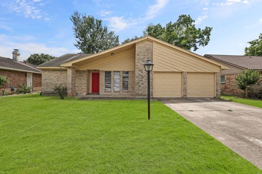 3 Bedroom House – 4319 Windrift Dr, Houston, TX 77066-3645