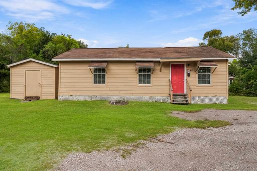 3 Bedroom House – 8244 1/2 Hartford St, Houston, TX 77017-2233