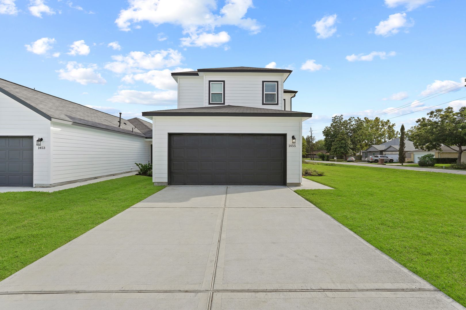 Houston House: 1455 Acorn Meadow St