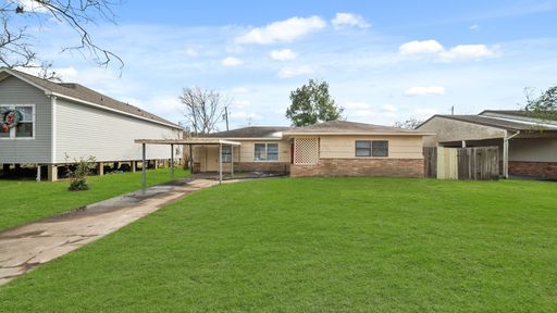 4 Bedroom House – 6809 W Bayou Dr, Hitchcock, TX 77563-3548