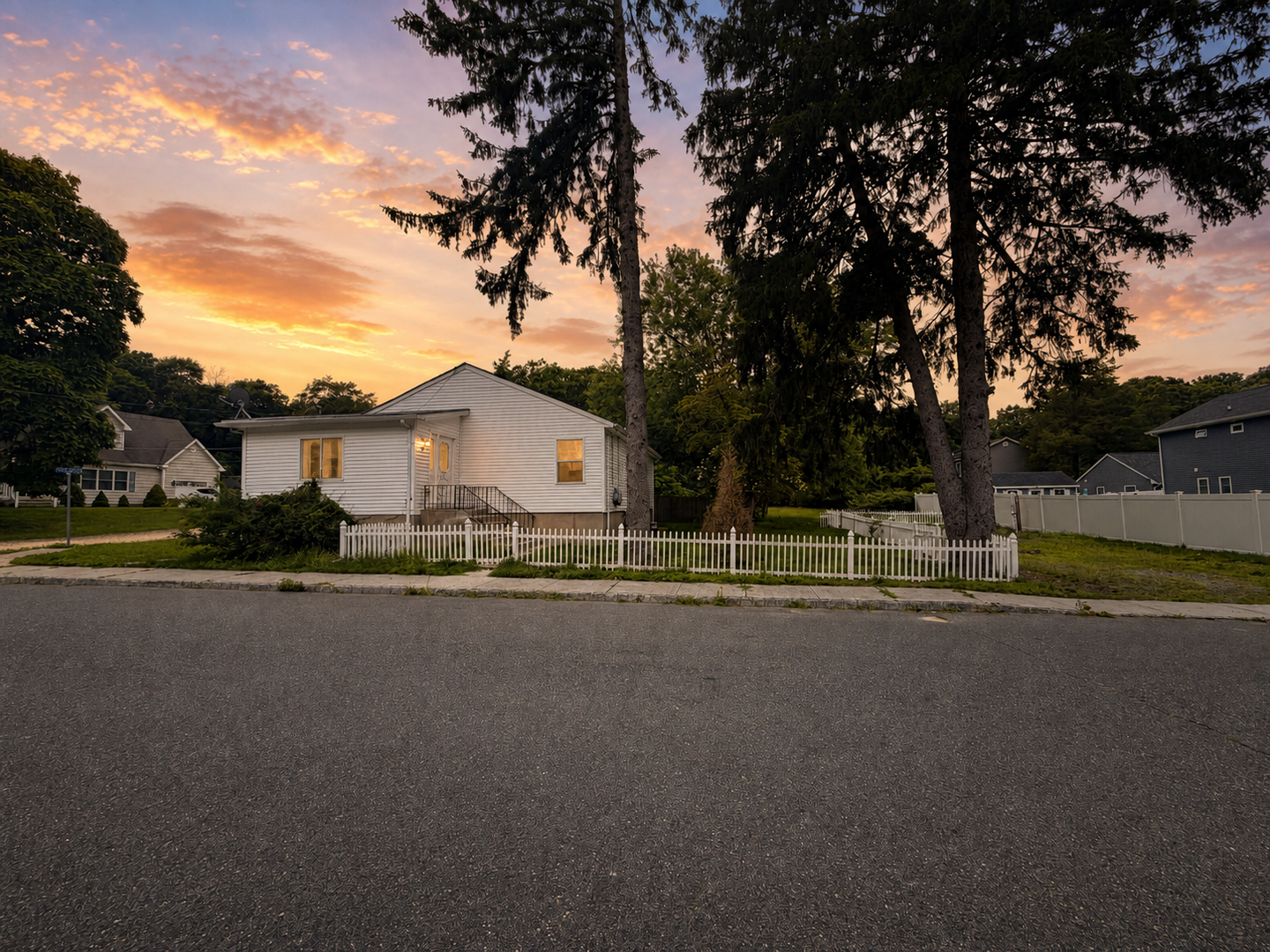 Barnegat House: 62 Pacific Ave