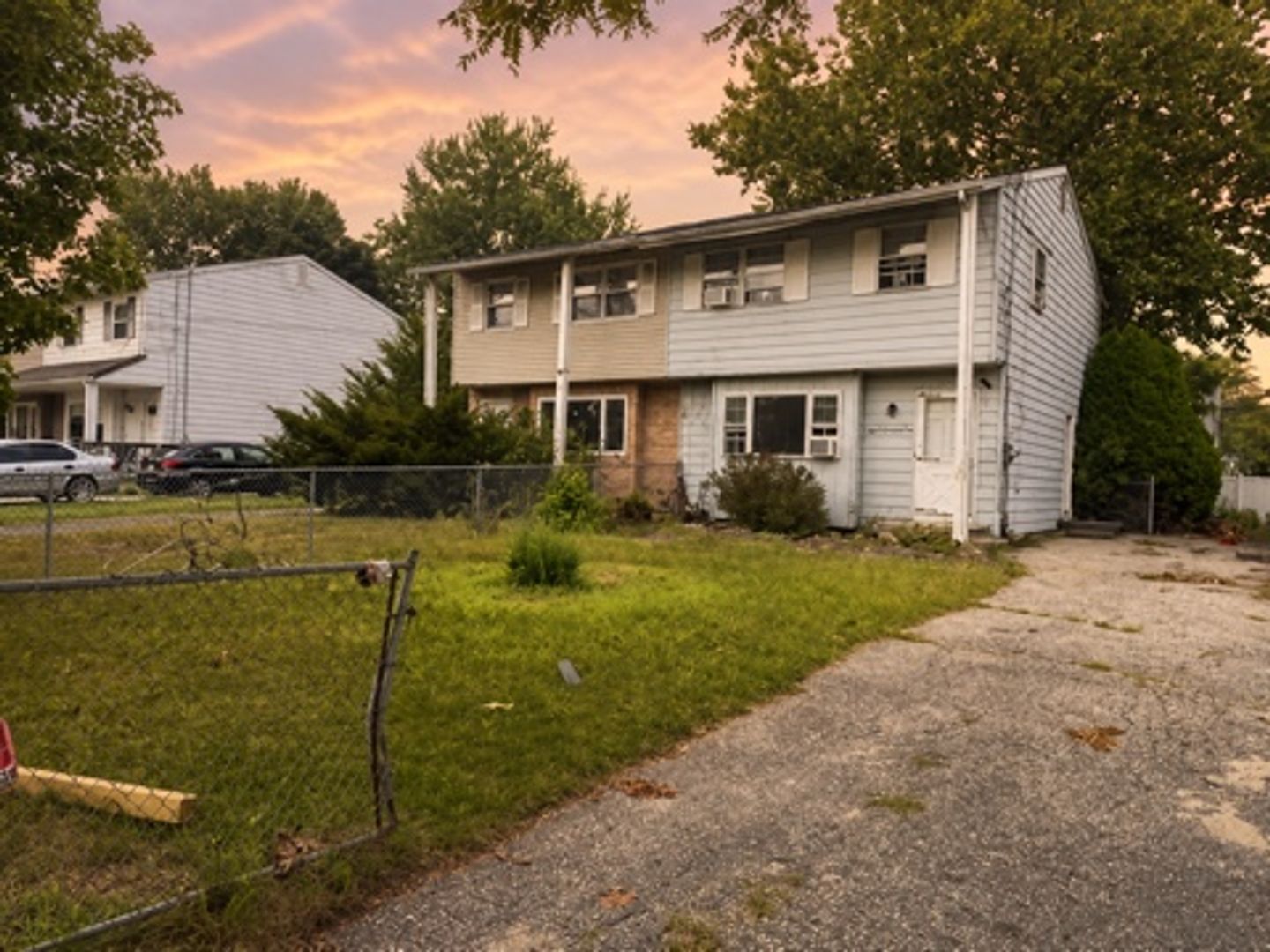 Lakehurst House: 801 Cedar Street