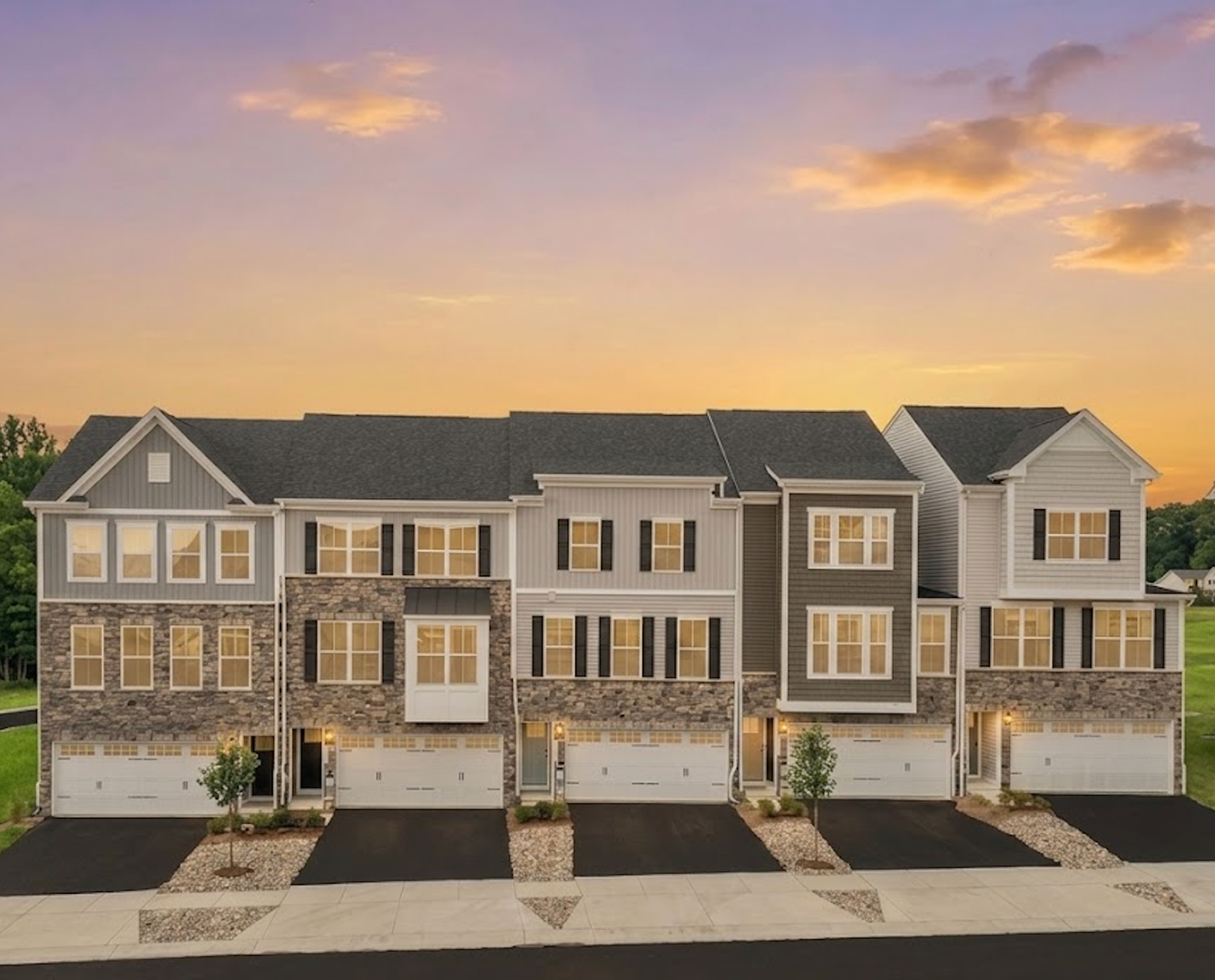 Howell Township House: 104 S Durham Dr