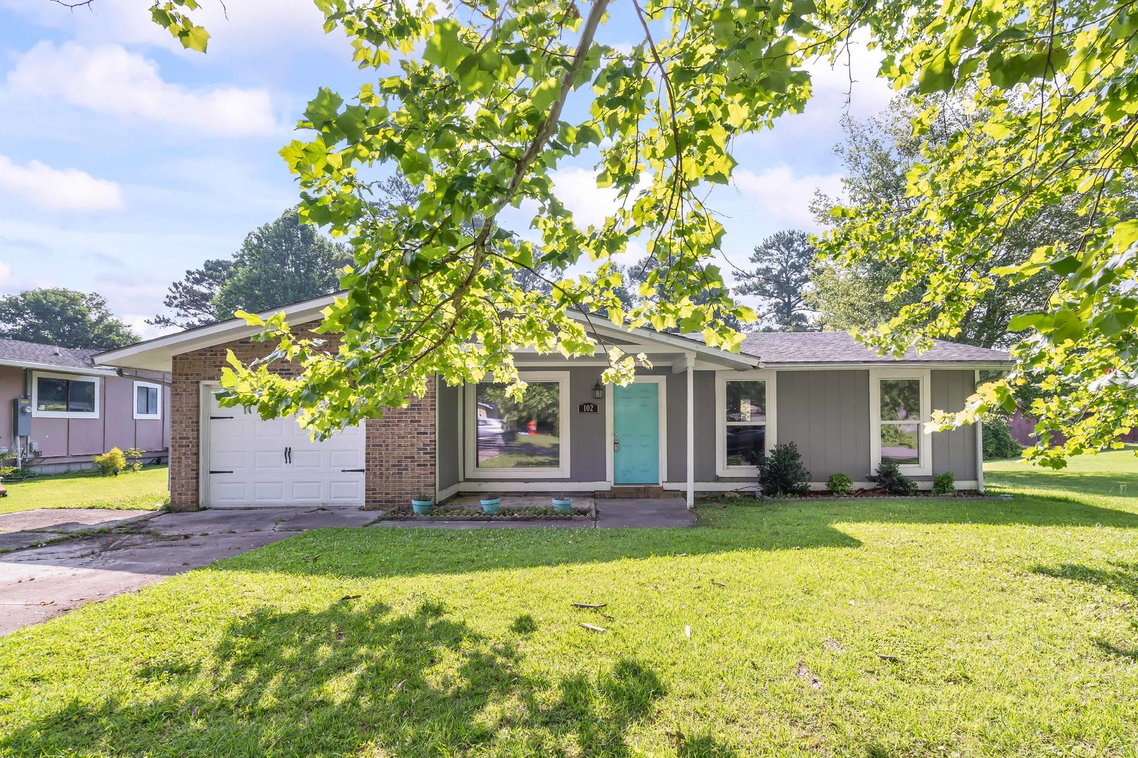 Jacksonville House: 102 Sterling Road