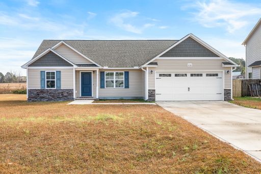 Charming 3-Bedroom Home with Spacious Backyard in Gould Farm! – photo 1