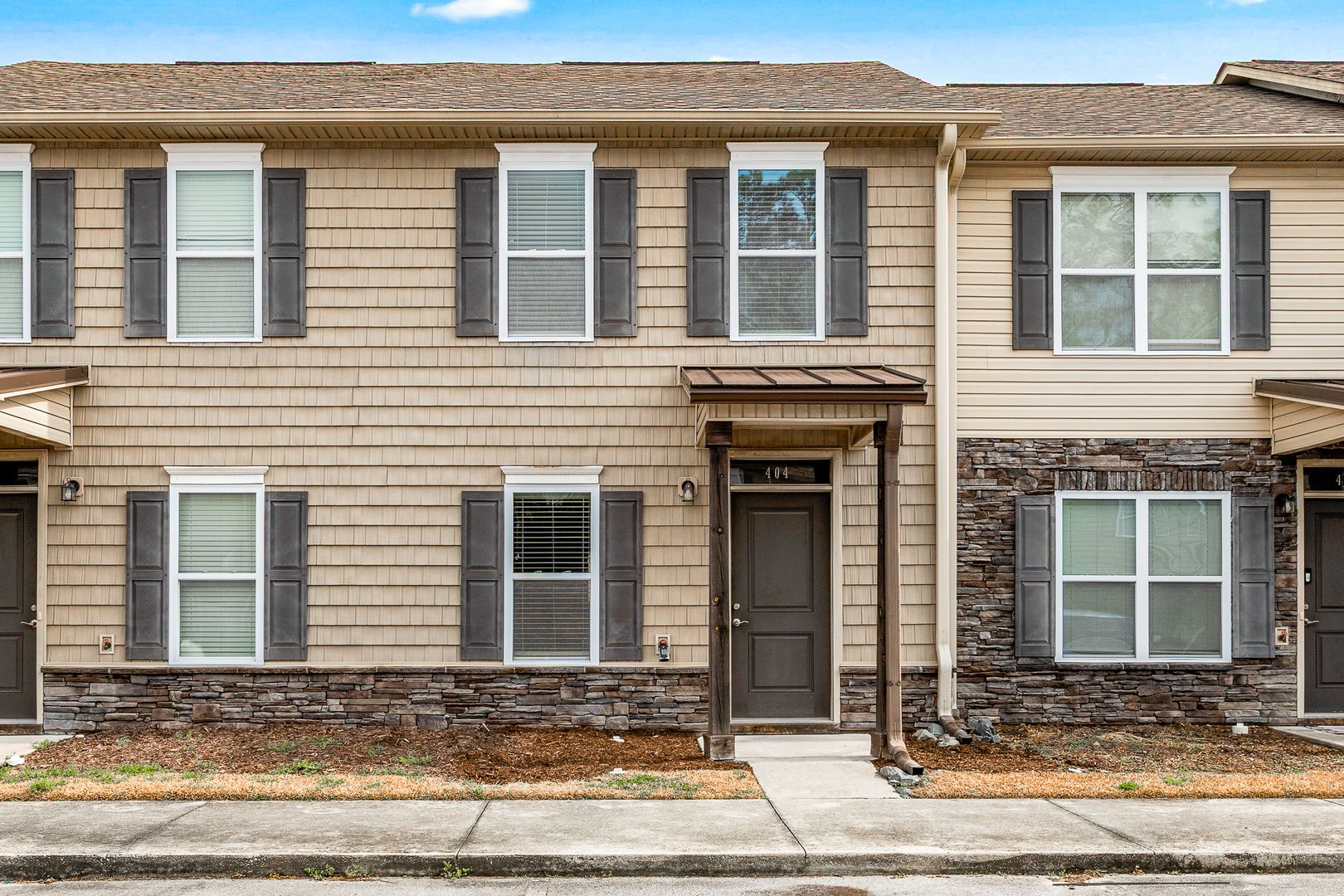 Midway Park House: 404 Sullivan Loop Rd