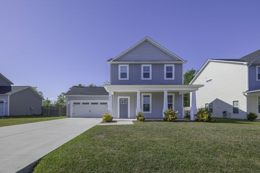 Beautiful 3BR Home with Fenced Yard in Kingsbridge II