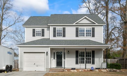 Beautiful 3-Bedroom Home with Spacious Backyard & Modern Finishes! – photo 1