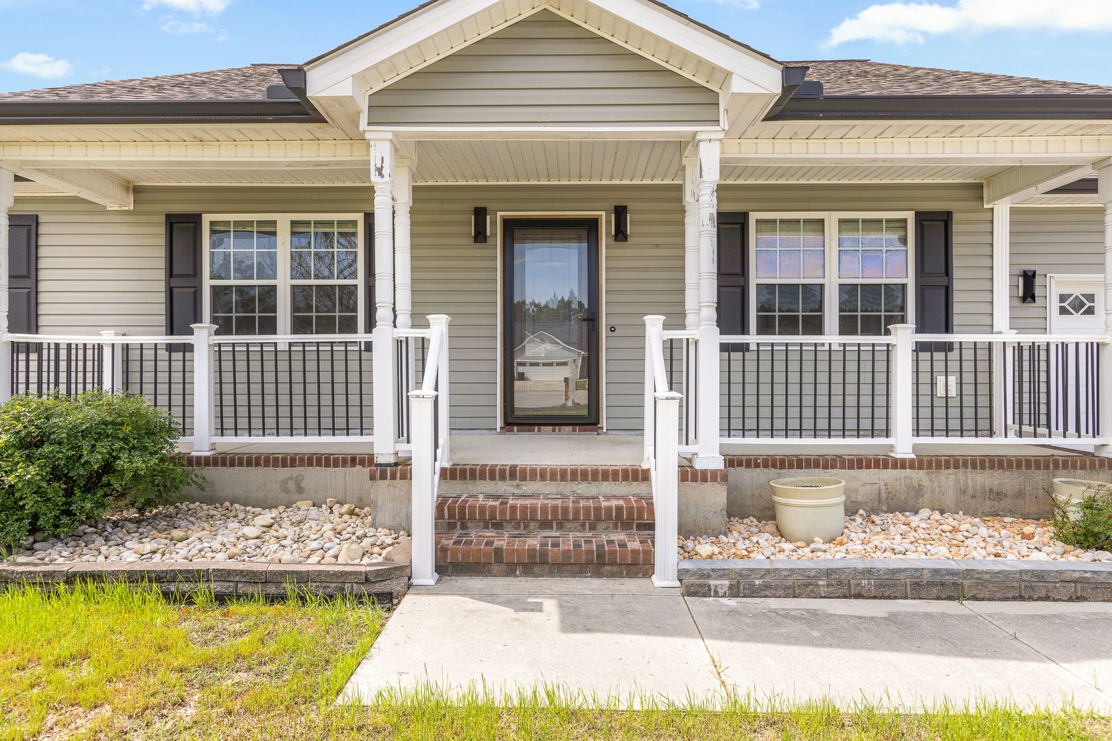 Maysville House: 214 Tall Tree Court