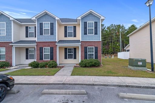 Townhome in The Burroughs at Carolina Plantations | Fenced Backyard – photo 1