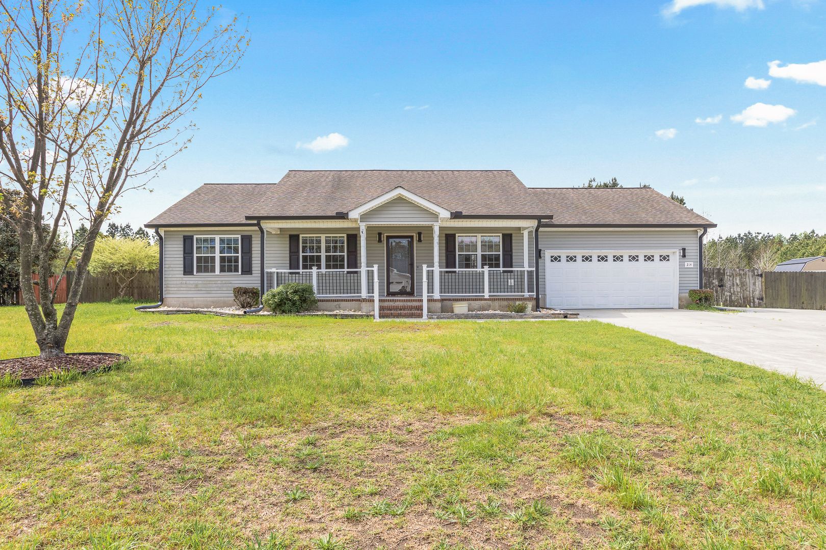 Maysville House: 214 Tall Tree Court