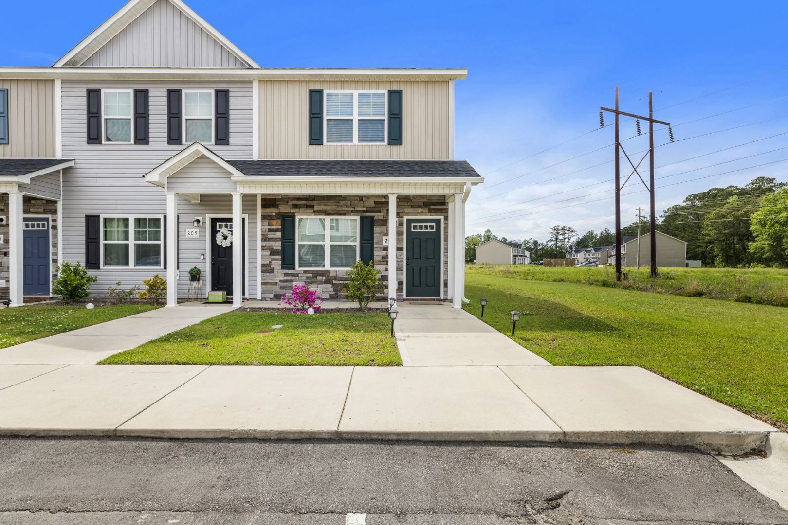 Jacksonville Townhome: 207 Alexa Place