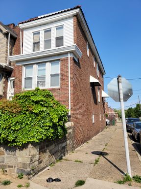 Garage for Rent - Juniata