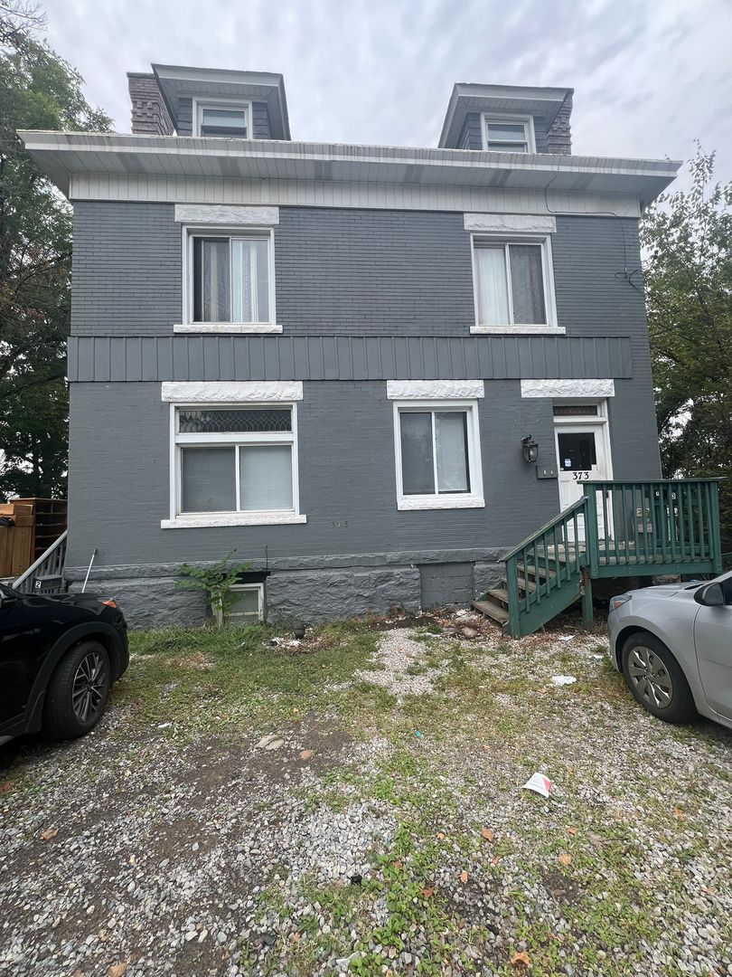 Pittsburgh Apartment: 373 W Riverview Ave.