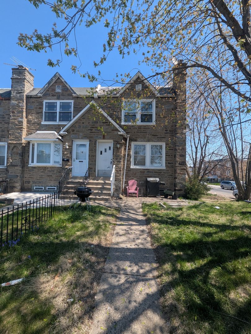 Philadelphia Apartment: 3343 Chippendale St