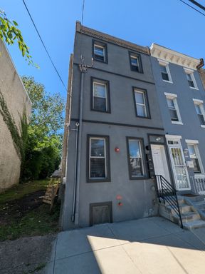 Modern Unit - Parkside – photo 1