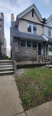 Large Apartment - Feltonville – photo 1