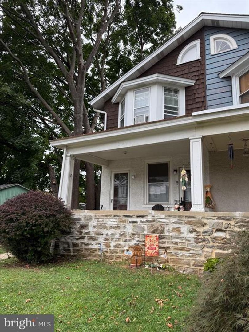 Cheltenham Apartment: 327 Jefferson Ave.