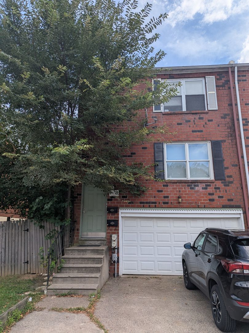 Philadelphia Apartment: 9439 Woodbridge Rd.