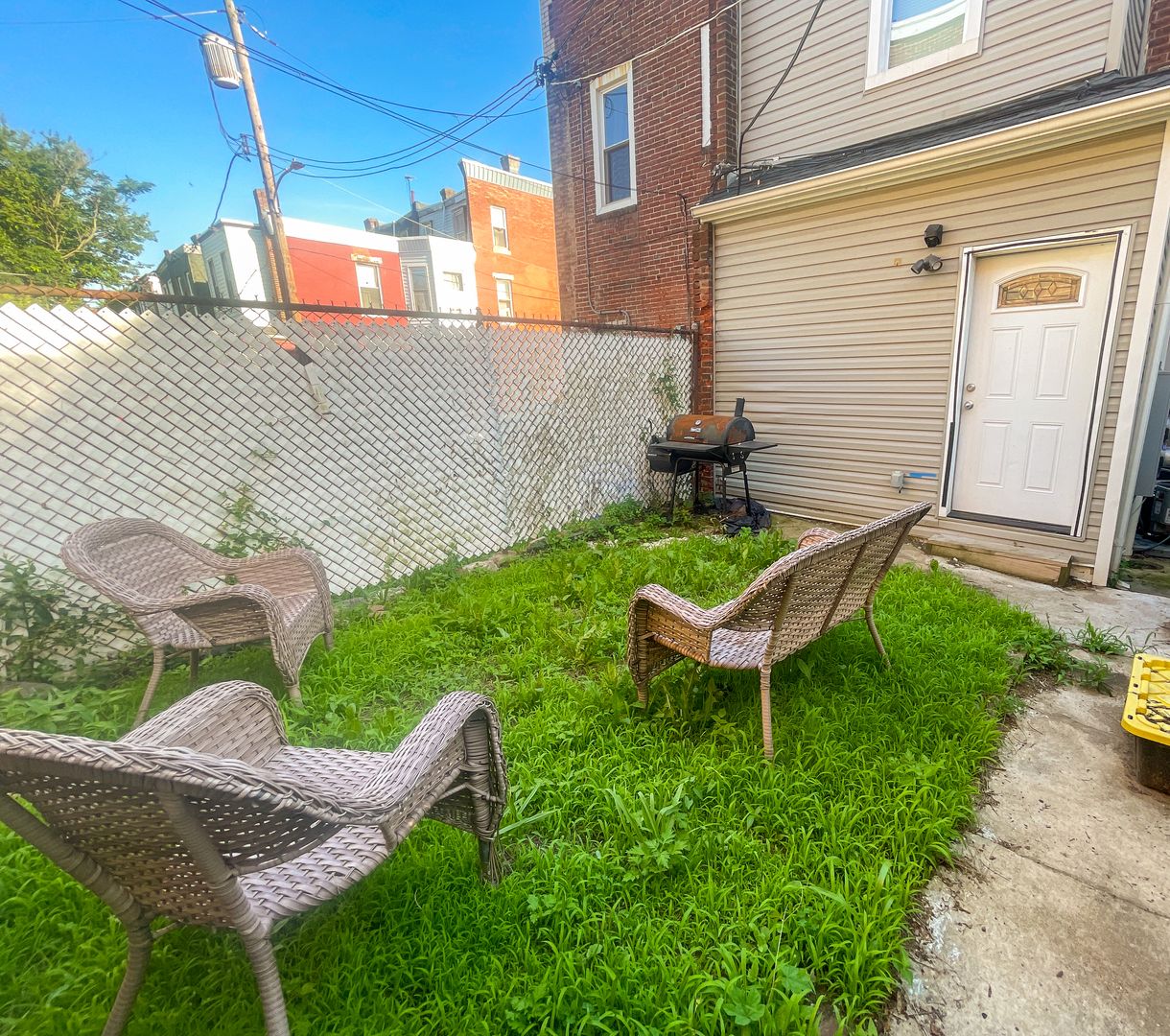 Philadelphia Apartment: 5841 Crittenden St.