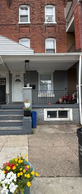 Large Unit - West Philadelphia – photo 1