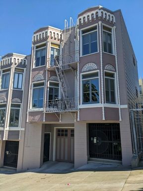 1 Bedroom on Dolores with In Unit Washer and Dryer! – photo 1