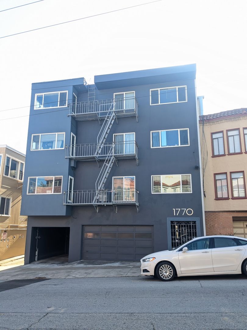 San Francisco Apartment: 1770 9th Avenue