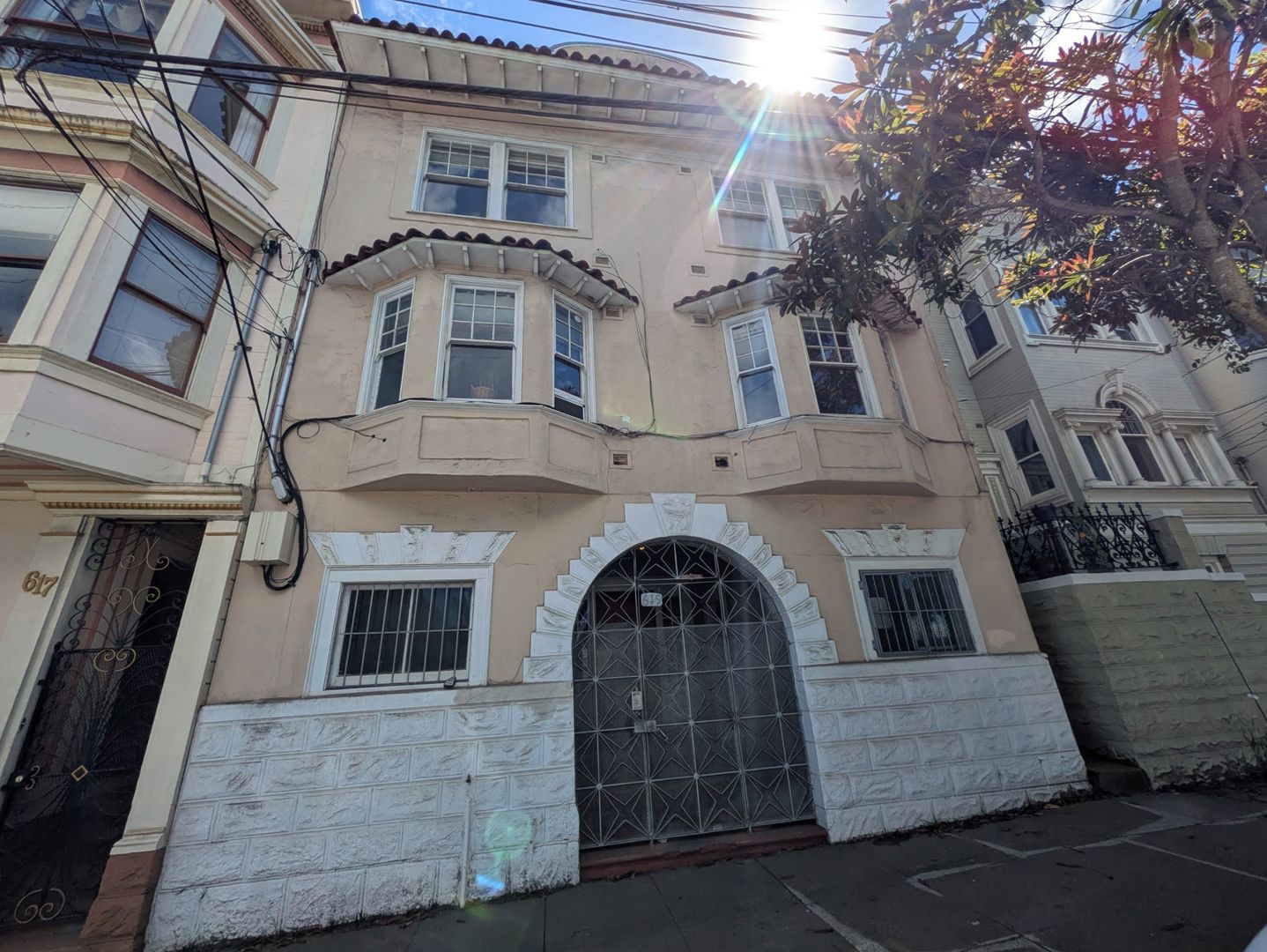 San Francisco Apartment: 619 Frederick Street