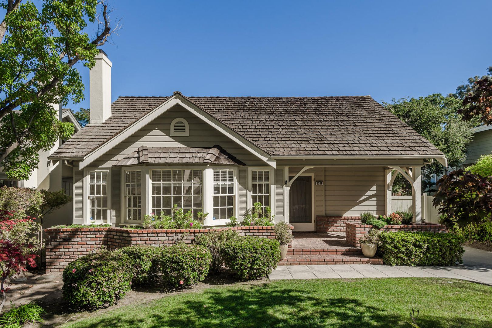Burlingame House: 1316 Bernal Avenue