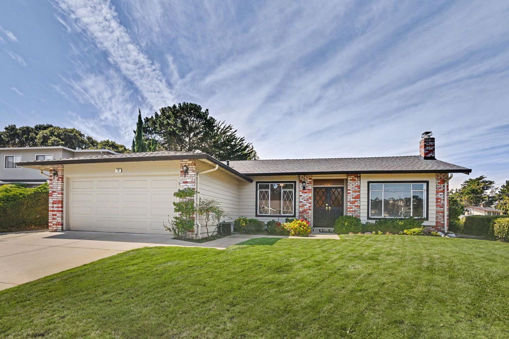10 Los Altos Place - Main Image
