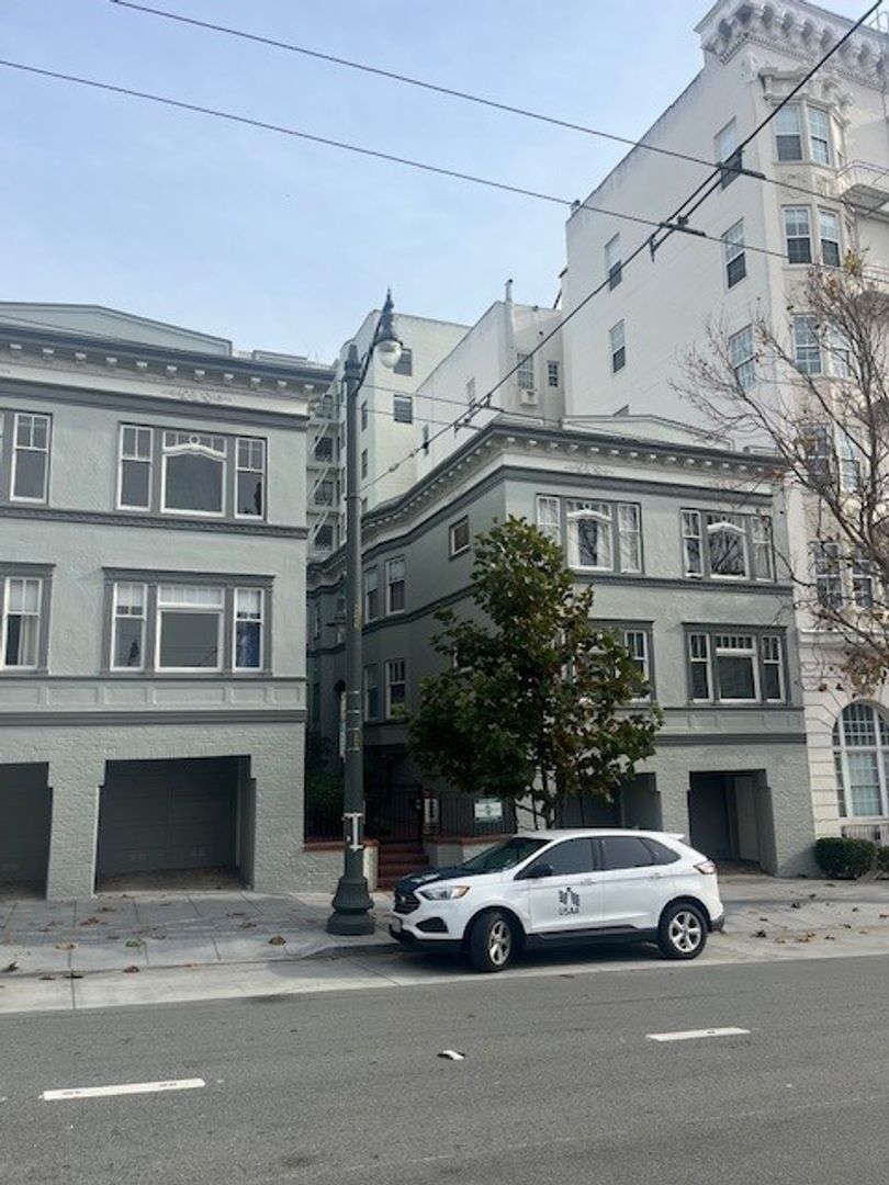 San Francisco Apartment: 2620-2626 Van Ness Avenue
