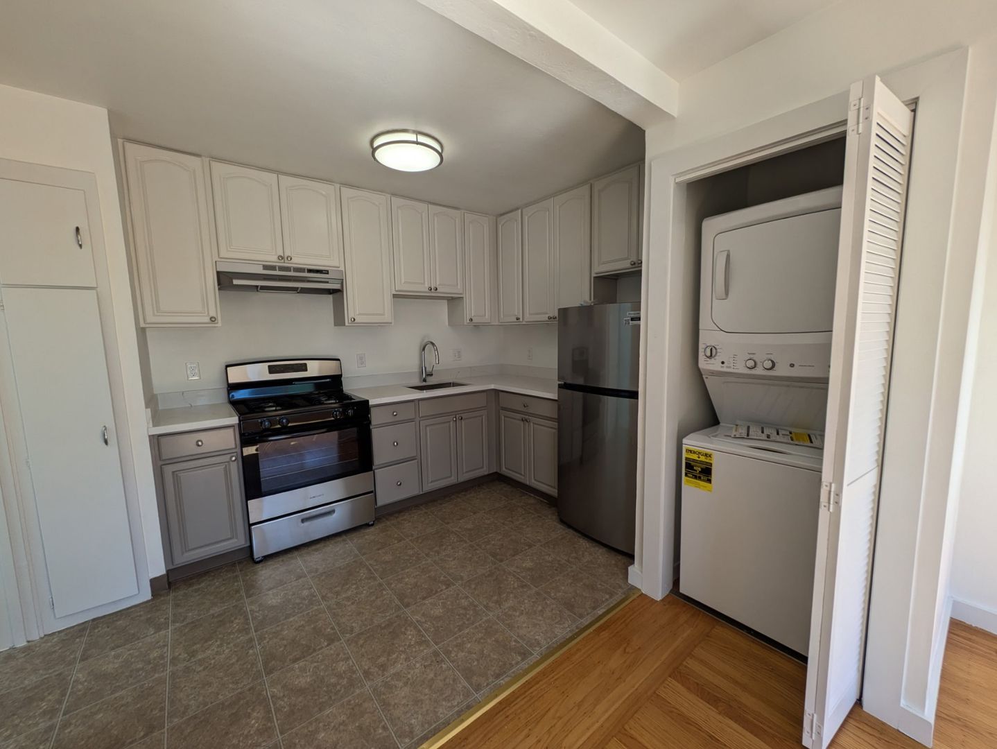 San Francisco Apartment: 109 Brazil Avenue