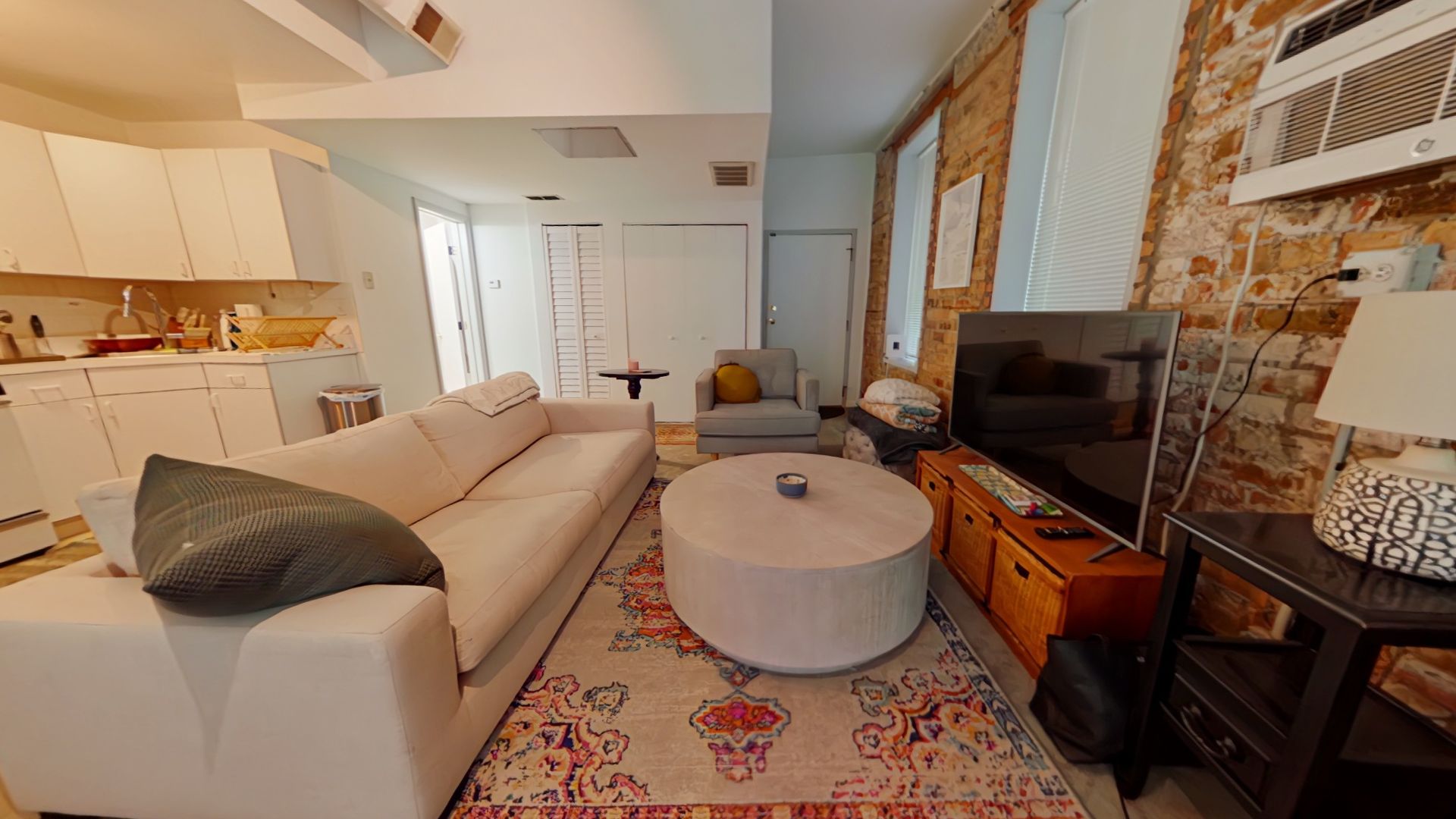Chicago Apartment: 2052 W. Webster Ave.