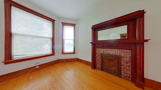 Top Floor Two Bed Includes Heat! – photo 1