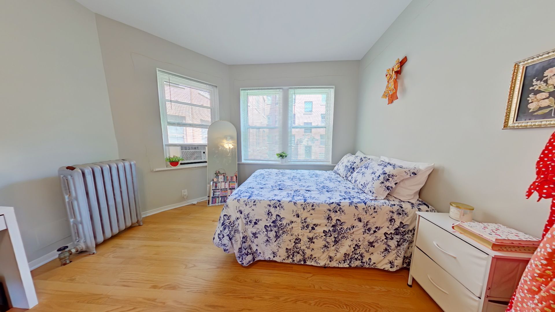 Chicago Apartment: 734 W. Aldine Ave.
