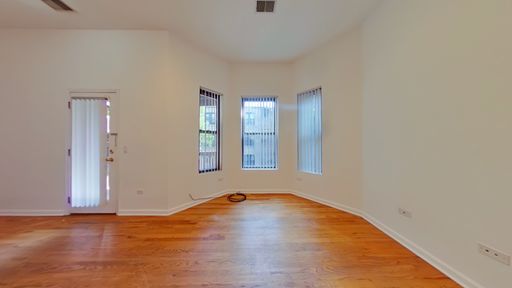 East Lakeview One Bedroom – photo 1