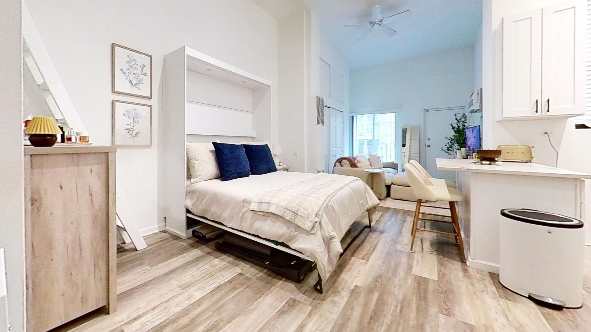 Chicago Apartment: 1958 N. Lincoln Ave.