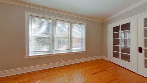 Second Floor Portage Park One Bed Includes Heat – photo 1