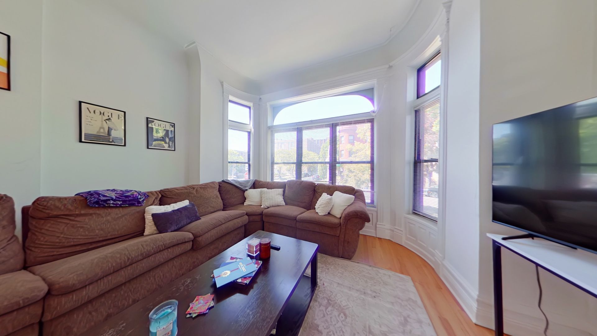 Chicago Apartment: 859 W. Oakdale Ave.