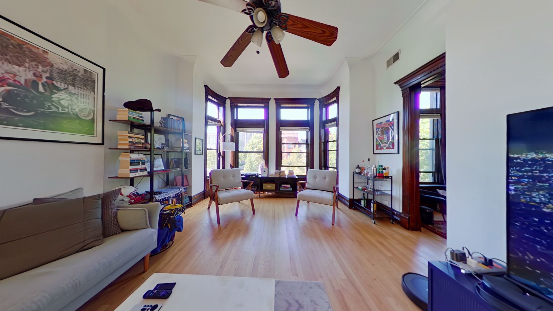 Chicago Apartment: 859 W. Oakdale Ave.