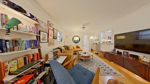 Updated Second Floor Lincoln Park One Bedroom – photo 1