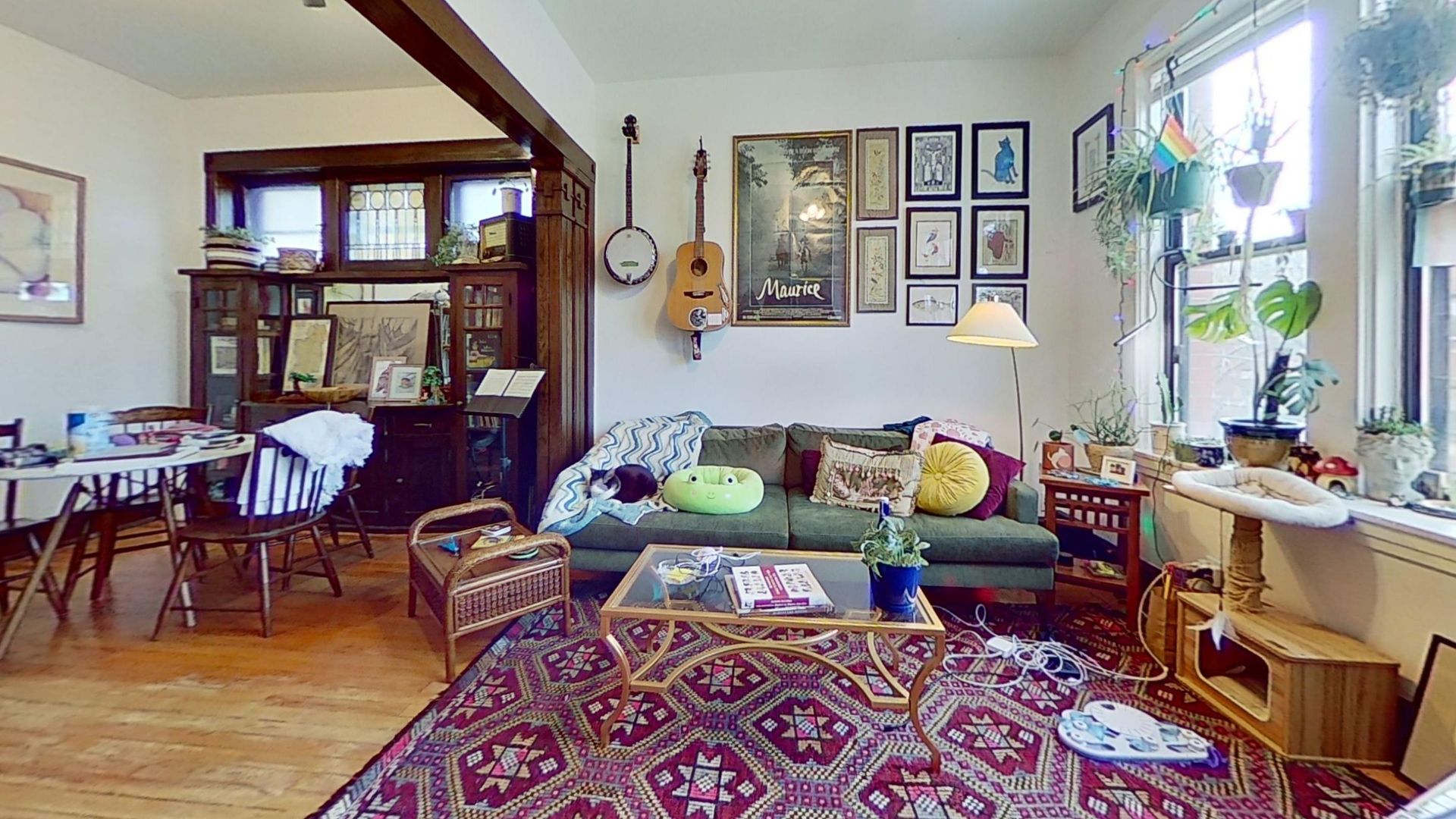 Chicago Apartment: 859 W. Oakdale Ave.