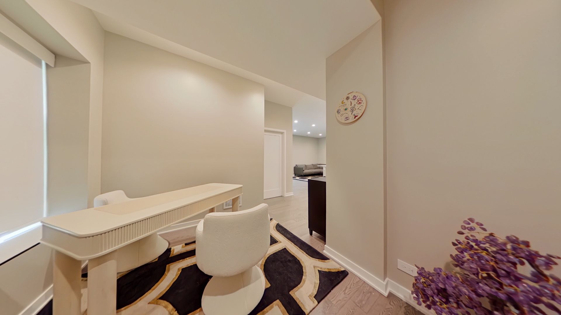 Chicago Apartment: 670 N. Clark St.