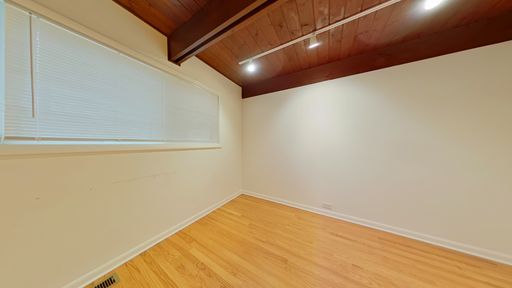 East Lakeview Duplexed Two Bedroom Two Bath – photo 1