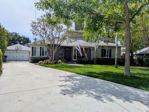 Single Family Home Available NOW IN MONTROSE!